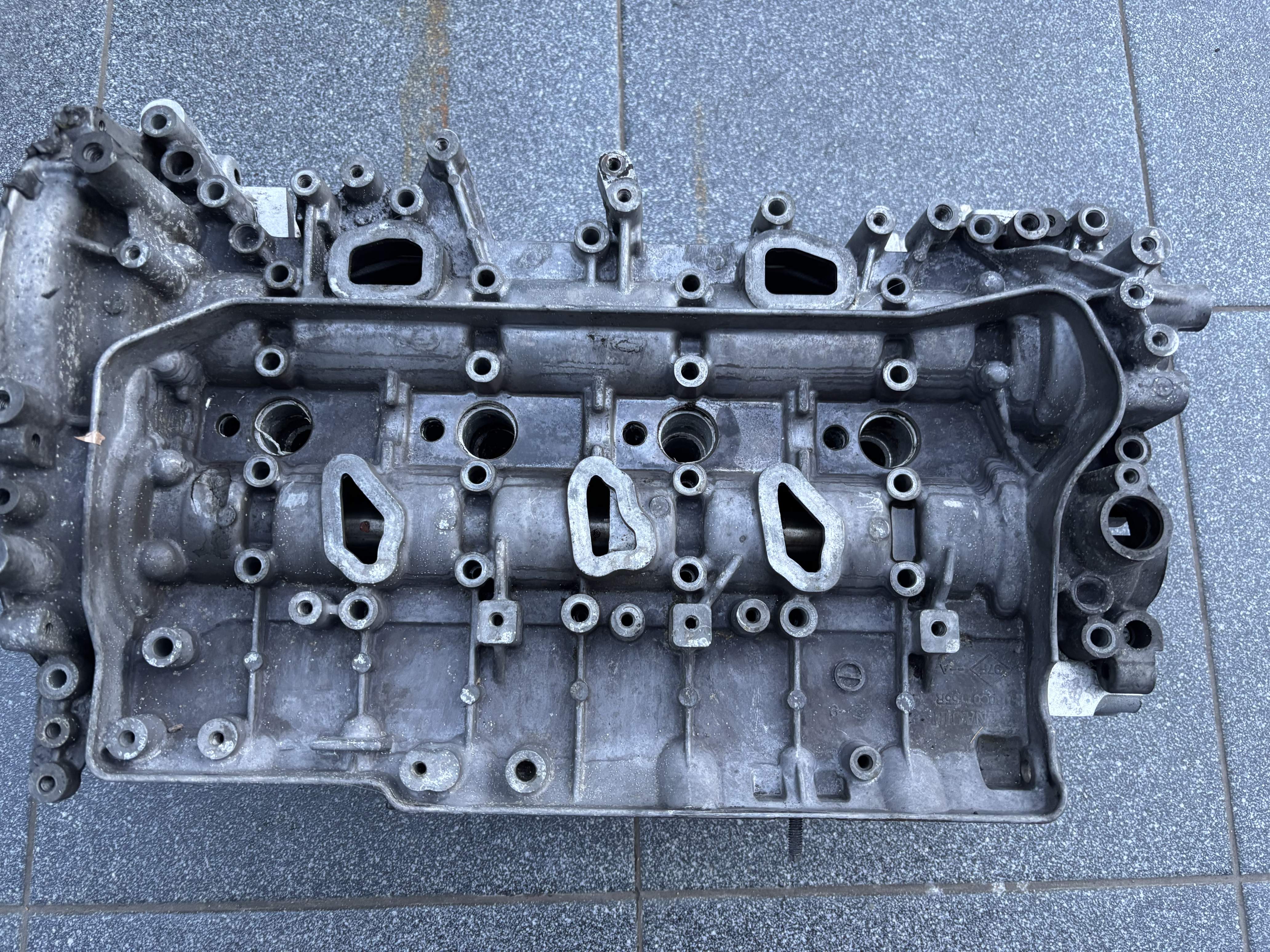 Glowica silnika Renault Master III 2.3 dCi M9T